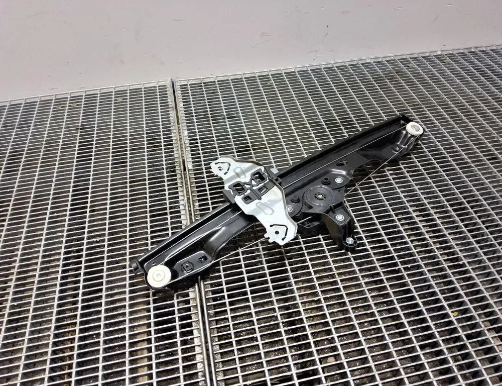 RENAULT Kadjar 1 generation (2015-2024) Priekšējo kreiso durvju logu pacēlājs 807215503R 33401147