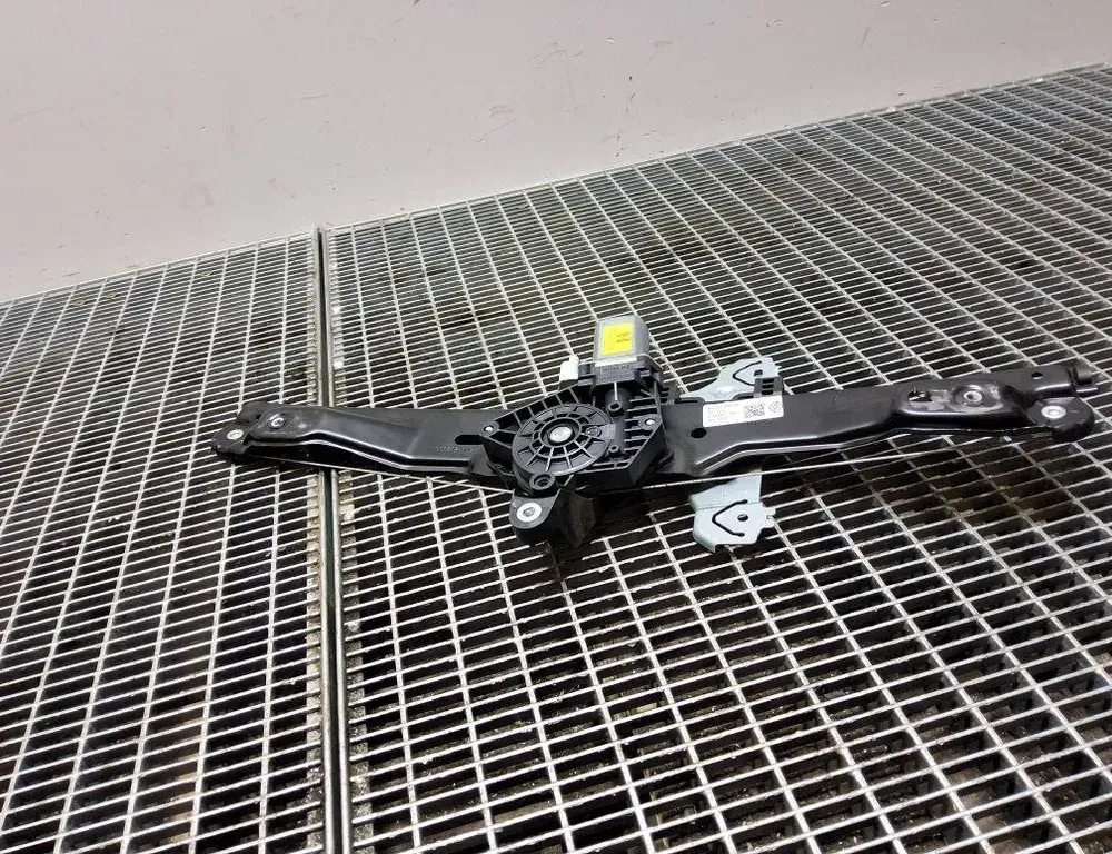 RENAULT Kadjar 1 generation (2015-2024) Priekšējo kreiso durvju logu pacēlājs 807215503R 33401147