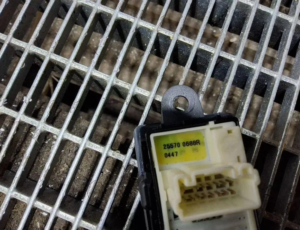 RENAULT Kadjar 1 generation (2015-2024) Spoguļa regulēšanas slēdzis 255700688R 33401155