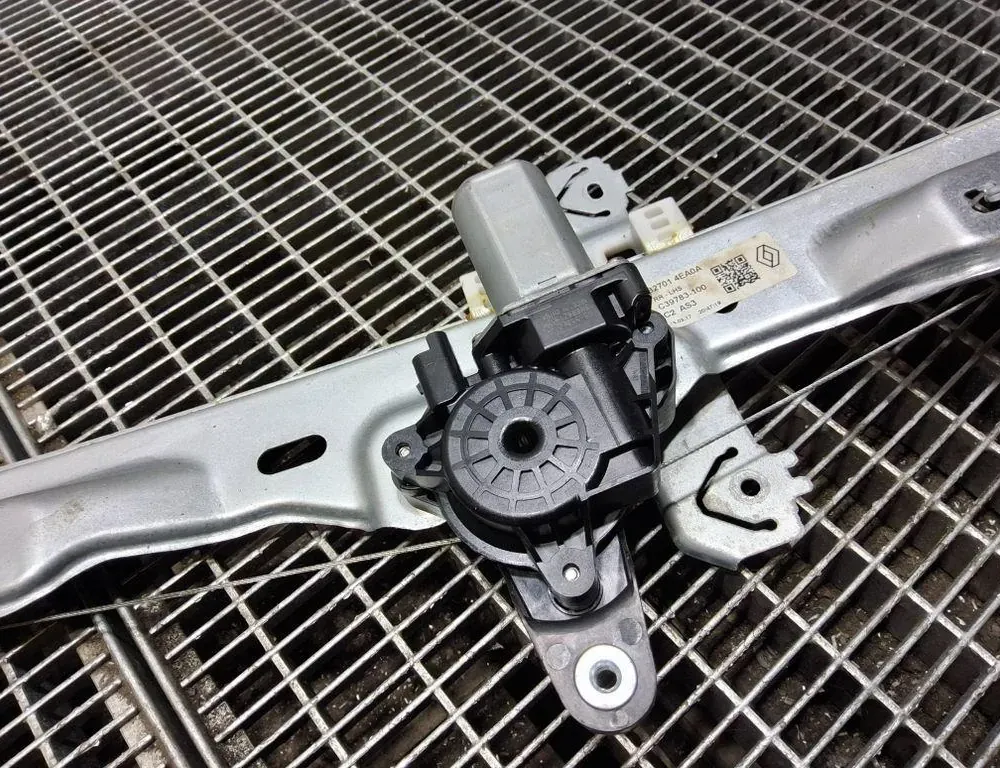 RENAULT Kadjar 1 generation (2015-2024) Aizmugurējo kreiso durvju logu pacēlājs 827014EA0A 33401170