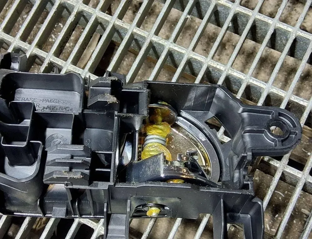 RENAULT Kadjar 1 generation (2015-2024) Kreisais aizmugurējais iekšējais atvēršanas rokturis 806714EA0A 33401183