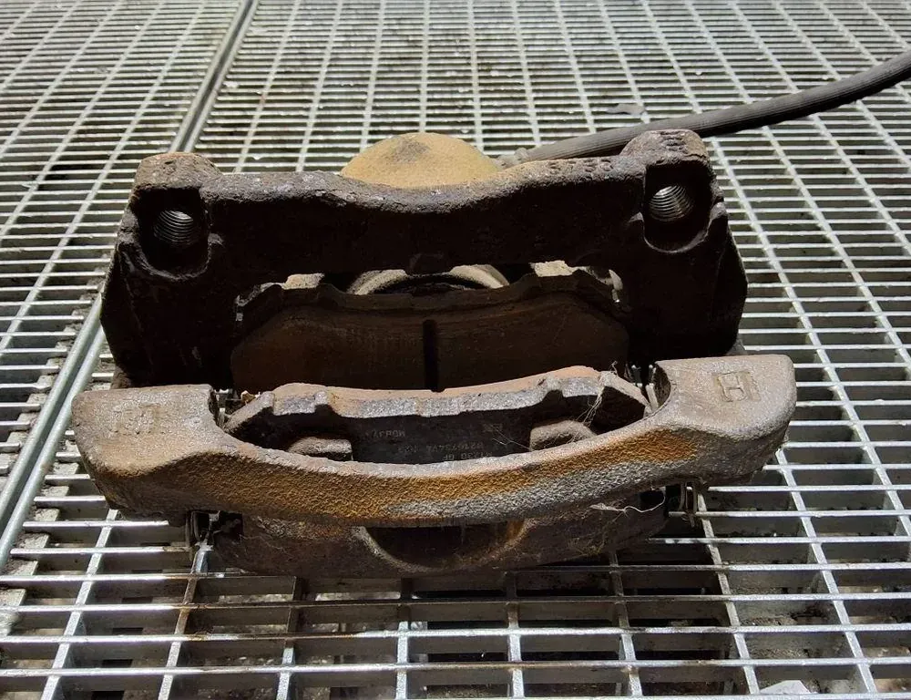 RENAULT Kadjar 1 generation (2015-2024) Priekšējais labais bremžu suports 33401243