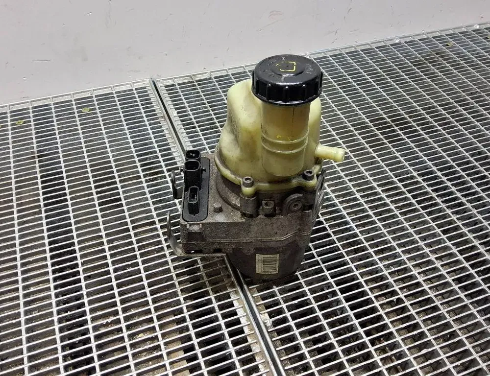 DACIA Sandero 2 generation (2013-2020) Насос гидроусилителя 491108089R 33401576