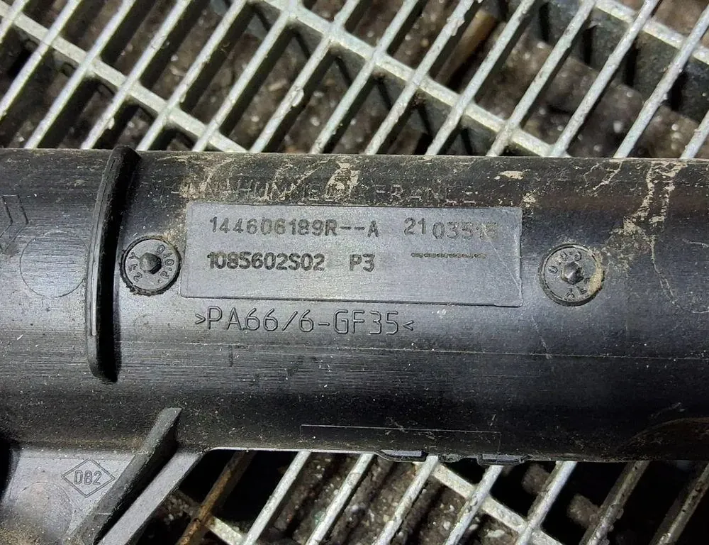 RENAULT Captur 1 generation (2013-2019) Starpdzesētāja / interkūlera truba 1085602S02,144606189R 33401703