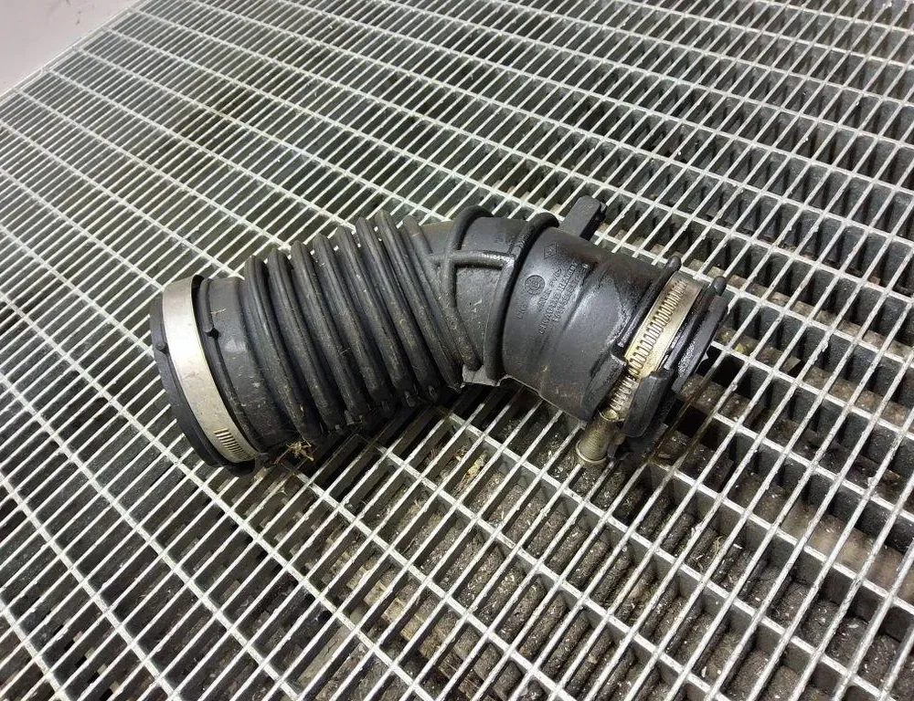 RENAULT Captur 1 generation (2013-2019) шланг радиатора интеркулера 165758885R 33401705