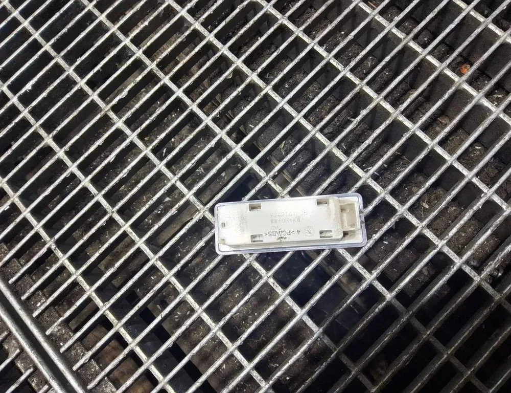 BMW 3 Series F30/F31 (2011-2020) Другие внутренние детали 9242161 33401921