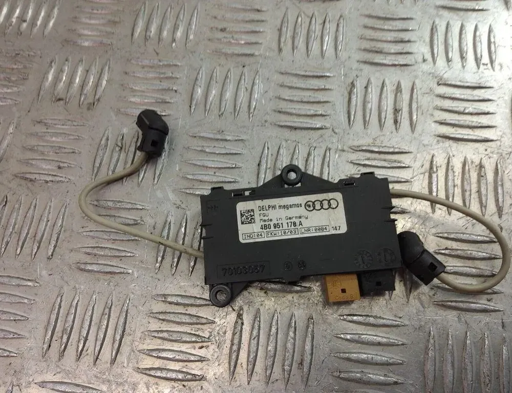 AUDI A6 C6/4F (2004-2011) Alarm Sensor 4B0951178A 33483037