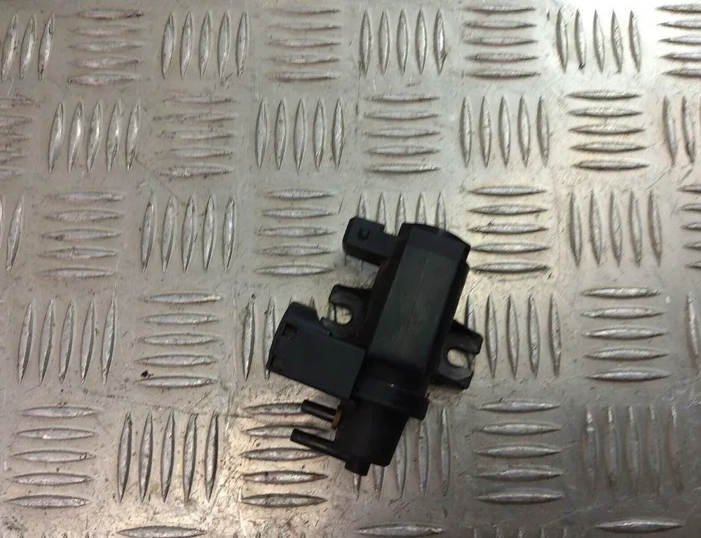 BMW 3 Series F30/F31 (2011-2020) Solenoīda vārsts 7626351 33484454