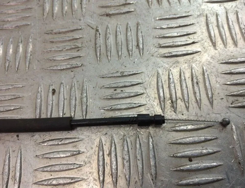 BMW X1 F48/F49 (2015-2023) Ручка выпуска капота 7326517 33484467