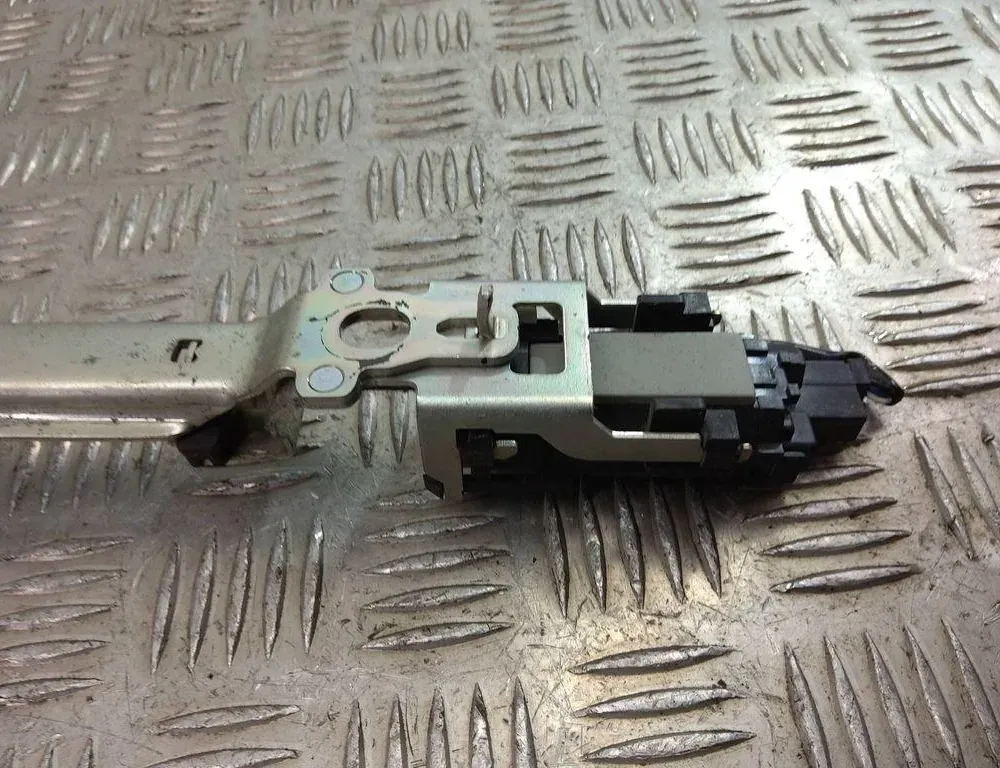 LEXUS LS 4 generation (2006-2020) Front Left Seat Belt Height Adjuster C614001 33487480