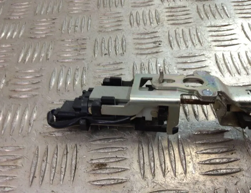 LEXUS LS 4 generation (2006-2020) Front Left Seat Belt Height Adjuster C614001 33487480