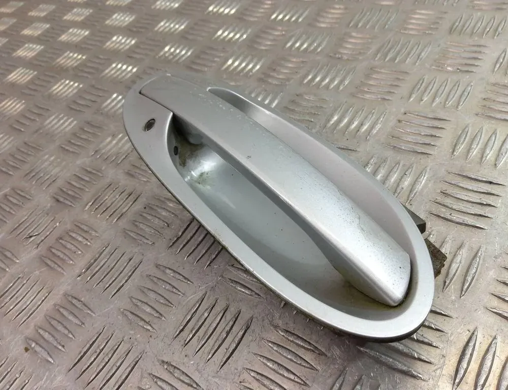 BMW 7 Series E65/E66 (2001-2008) Kreisās puses bīdāmo durvju ārējais rokturis 8379694 33490033