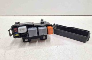 TOYOTA Corolla Verso 1 generation (2001-2009) Fuse box 9008087012,9008087019 32718904