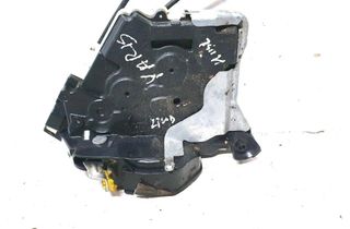 TOYOTA Yaris 3 generation (2010-2019) Priekšējo kreiso durvju slēdzene 28163251