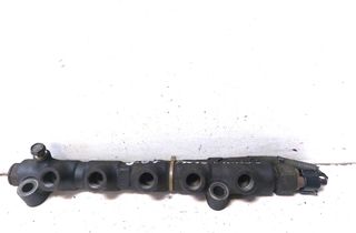 TOYOTA RAV4 2 generation (XA20) (2000-2006) Fuel Rail 33049242