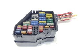 VOLKSWAGEN Passat B5 (1996-2005) Fuse box 31399680