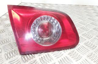 VOLKSWAGEN Passat B7 (2010-2015) Aizmugurējais kreisais lukturis bagāžniekā 27449002 32749167