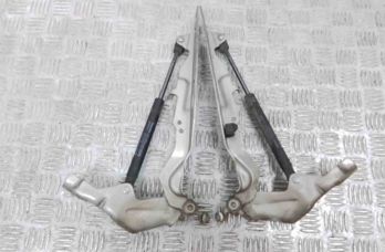 VOLVO V70 3 generation (2007-2020) Front Right Bonnet Hinge 31250186 30420073