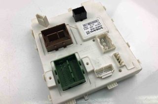 VOLVO XC40 1 generation (2017-2024) Fuse Box 32268107AB 14882095