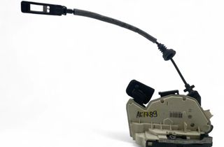 VOLKSWAGEN Golf 6 generation (2008-2015) Aizmugurējā labā durvju slēdzene 5K4839016Q 32974430