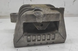 VOLKSWAGEN Passat B6 (2005-2010) Подушка двигателя правая 1K0199262 31495993