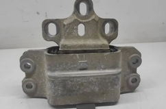 VOLKSWAGEN Caddy 3 generation (2004-2015) Left Side Engine Mount 1K0199555 31534592