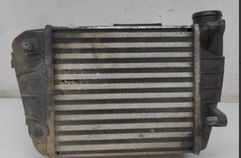 AUDI A4 B7/8E (2004-2008) Радиатор интеркулера 8E0145806L 32862543