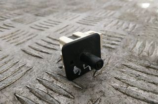 MERCEDES-BENZ CLS-Class C219 (2004-2010) Датчик открытия / закрытия двери автомобиля 2028209410 18171180