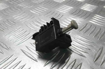 VOLVO V40 2 generation (2012-2020) Датчик педали сцепления 6G9T11A152AA 28377172