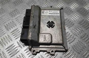 CITROËN C3 2 generation (2009-2016) Engine Control Unit ECU 9805895780 28683825