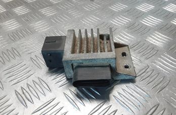 NISSAN Navara D22 (1997-2005) Dzesēšanas ventilatora relejs 271203982R 30027574