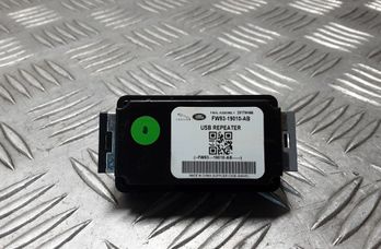 LAND ROVER Range Rover Velar 1 generation (2017-2024) USB/AUX Control Unit FW9319010AB 30074784