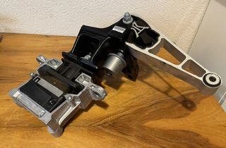 LAND ROVER Discovery Sport 1 generation (2014-2024) Подушка двигателя правая K8D2-6P082-AB,l8d2-6p096-aa 14429993