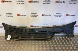 FORD Focus 3 generation (2011-2020) Priekšējā stikla tīrītāja apdare / plastmasa 5M51R02216 31582030