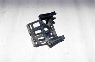 BMW 8 Series E31 (1989-1999) Aizmugurējā labā bampera stiprinājums 1940748,51121940748 16024440