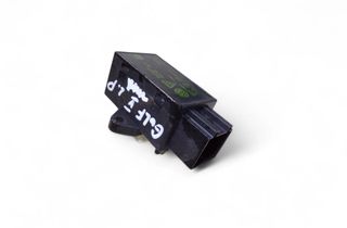 VOLKSWAGEN Golf 5 generation (2003-2009) Seat heating relay 7L0959772 28035909