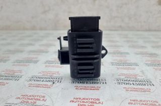 VOLKSWAGEN Passat B6 (2005-2010) Seat heating relay 1Z0959772B 31447110