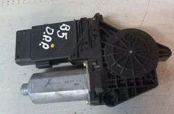 VOLKSWAGEN Passat B5 (1996-2005) Front Left Door Window Regulator Motor 0130821694 31447434