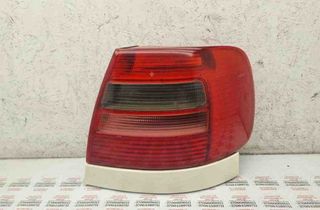 AUDI A4 B7/8E (2004-2008) Aizmugurējais labais lukturis 31477402