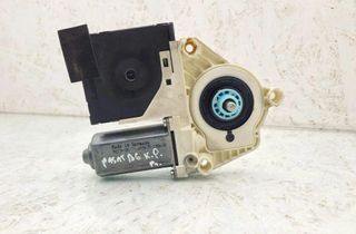 VOLKSWAGEN Passat B6 (2005-2010) Маторчик стеклоподъемника передней левой двери 1K0959701P 31477703