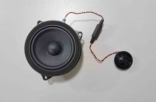 BMW X7 G07 (2018-2024) Колонка  дверей передняя правая 2622518,6809632 31199085