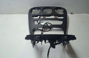 MERCEDES-BENZ C-Class W205/S205/C205 (2014-2023) Centrālās konsoles apdare A2056809504 31137545