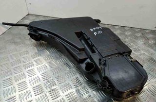 BMW 5 Series F10/F11 (2009-2017) Logu mazgāšanas tvertne 8050439 31164273