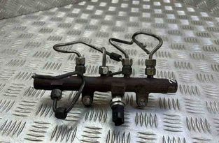 NISSAN Juke YF15 (2010-2020) Fuel Rail 31835895