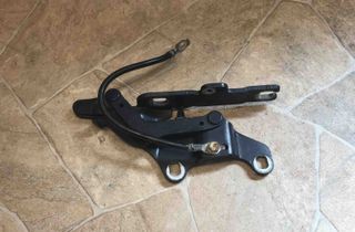 BMW 3 Series E90/E91/E92/E93 (2004-2013) Priekšējā labā dzinēja pārsega eņģe 7115263 23987012