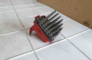 AUDI A4 B5/8D (1994-2001) Salona mazā ventilatora relejs 5DS00646700,357907521 21036220