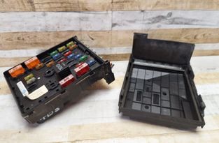 VOLKSWAGEN Passat B6 (2005-2010) Блок предохранителей 3C0937125 32031817