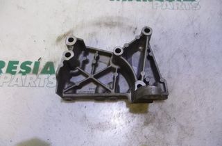 RENAULT Megane 3 generation (2008-2020) Кронштейн двигателя левой стороны 112317173R 26974098