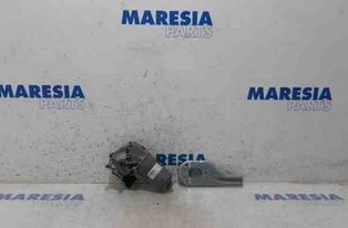 RENAULT Trafic 3 generation (2014-2023) Front Windshield Wiper Mechansm Motor 0390243508,288004907R 27392042