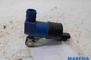 RENAULT Clio 4 generation (2012-2020) Vējstikla apskalošanas sprausla 316568,9641553980,246091,681155,9641553880,194414,8200316568,28920 27784803